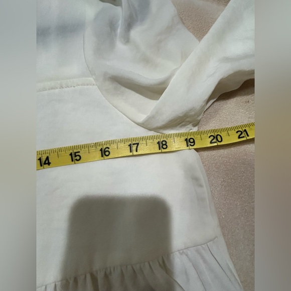 Altar’d State Elegant creamy White Women's Top 3/4 sleeves size medium - Picture 6 of 7